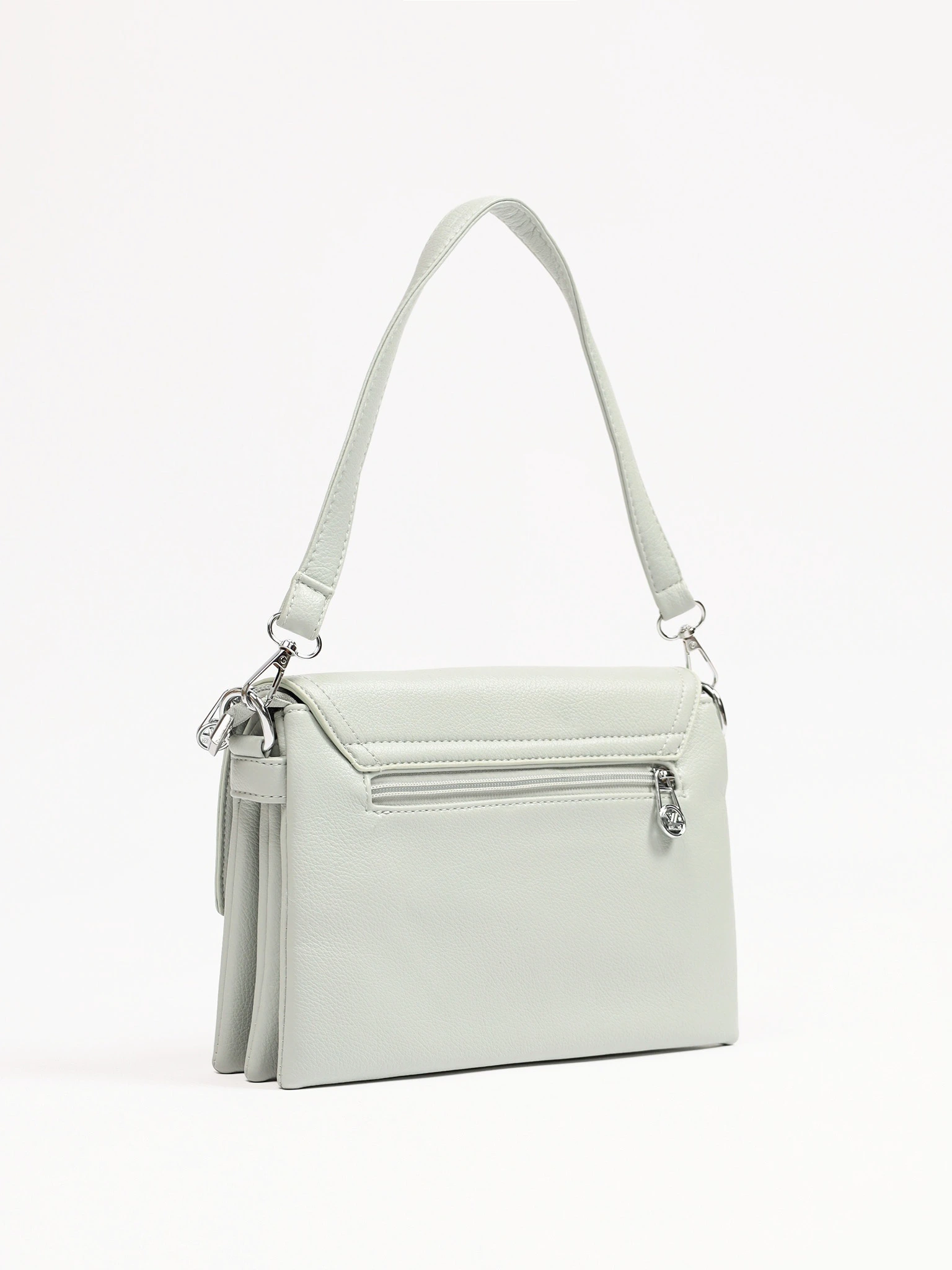 Сумка-кроссбоди со съемной ручкой и декоративными пуллерами в ассортименте